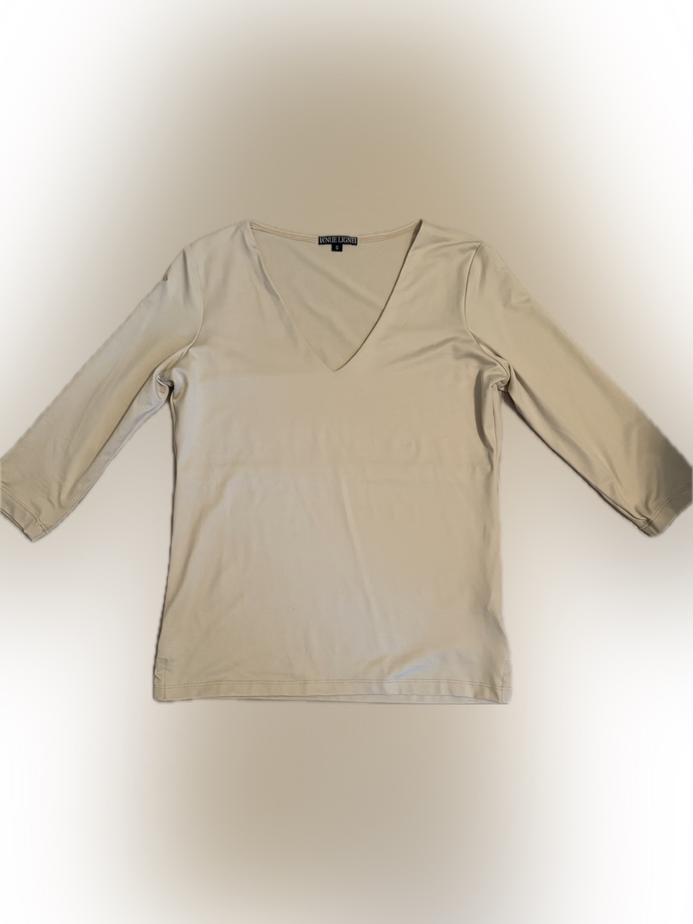 A’Nue Ligne Beige V-Neck Stretch Top – Size Small